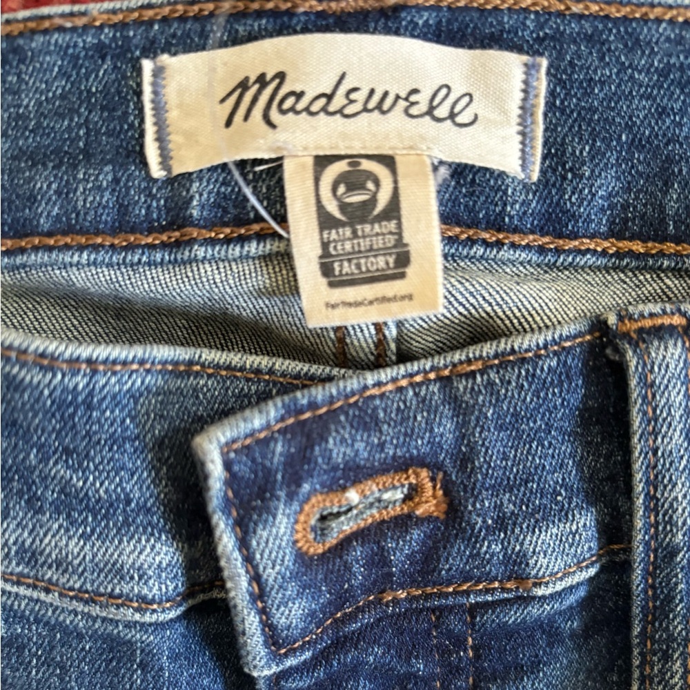 Size 26 great Jean for fall !  Madewell kick out cropped Jean